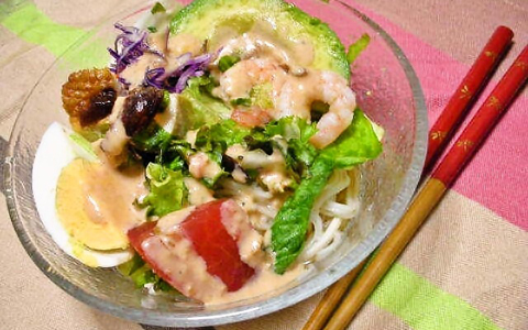コンビニサラダで、アレンジそうめん