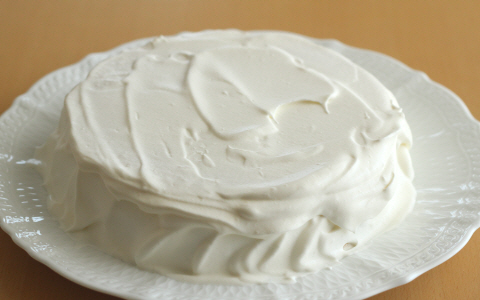おうち女子会レシピ みんなで作ろう 市販スポンジを使った簡単バースデーケーキ Ameba News アメーバニュース