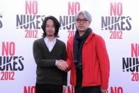 坂本龍一の呼び掛けにより「脱原発」をテーマにした音楽イベントが開催。出演者にアジカン、斉藤和義ら