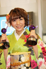 豊崎愛生がダブル受賞！ 人気声優が集結、「声優アワード」の表彰式が開催
