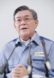 政府の電力需給対策決定を受け、記者会見する関西電力の八木誠社長=18日午前、大阪市北区