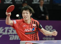 　男子シングルス４回戦　ウラジーミル・サムソノフと対戦する松平健太＝パリ（共同）