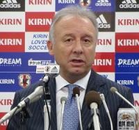 代表選考について考えを語ったザッケローニ監督＝東京都内で２０１３年５月２３日午後２時１８分、村社拓信撮影