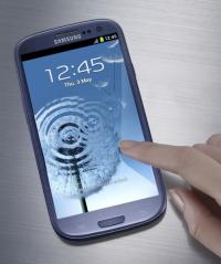 Samsung、Android4.0搭載のスマートフォン「GALAXY S III」を発表