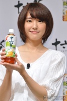 新垣結衣、ミニスカで元気いっぱいダンス披露
