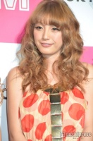 木下優樹菜、すっぽんぽんで体重測定　8キロ増加に「やべえ」