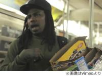 “勝手車内販売”で年収400万円、ニューヨークの地下鉄でお菓子売る男。