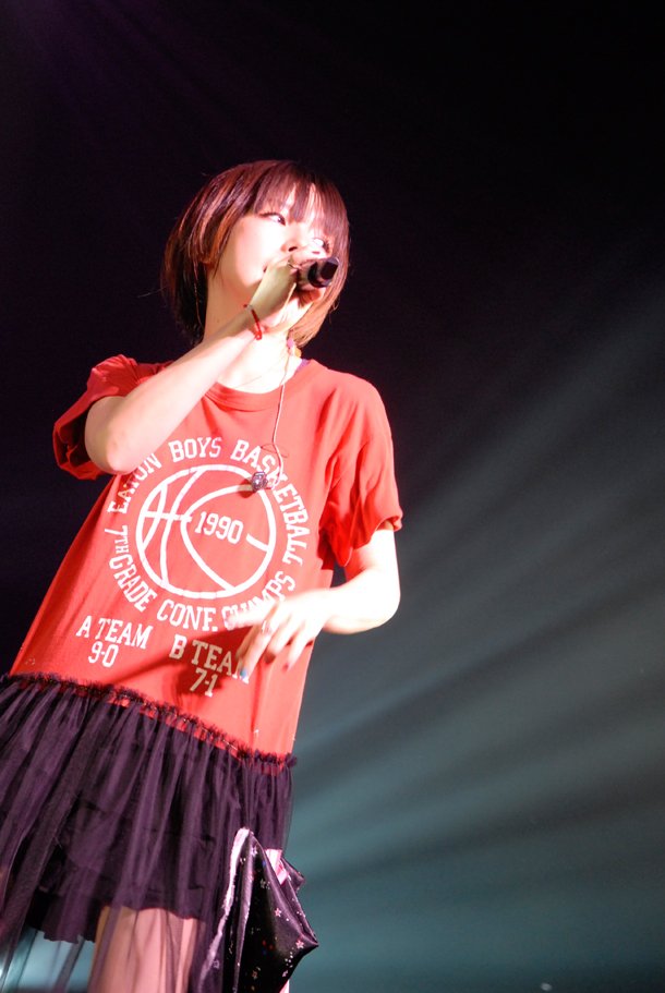 写真 Aiko 2年ぶりライブハウスツアー Love Like Rock Aikoさんのスマホ用壁紙まとめ Naver まとめ