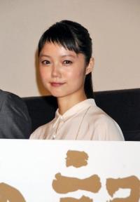 宮崎あおい、制服に恥じらい「照れくさかった」　映画『わが母の記』大ヒット舞台あいさつ