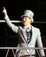 「歌神」ジャッキー・チュンが20日間コンサート、花束よりお米希望―香港