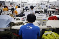 ナイキ、アディダスなど有名スポーツブランド製品から環境ホルモン検出―中国紙