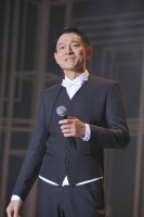 アンディ・ラウが50歳の誕生会！盟友からタブーの“妻ネタ”に苦笑―香港