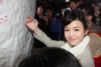 “女神”ミッシェル・チェンが歌手デビュー宣言！大雨でもファン大量殺到―台湾