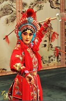【華流】バービィー・スーが血糖値低下で失神、夫がわびる