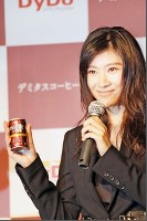 篠原涼子、“満たされた”笑顔でCM発表会へ登場