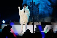 【華流】客席崩落事故、フェイ・ウォンと主催者が誠意を持って謝罪