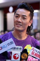 【華流】追求され「結婚はまだです」と宣言した、イーキン・チェン