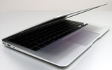 �t�H�g�M�������[�FiPad�̂悤�ȁA�V����MacBook Air