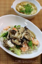 海老とブロッコリーの炒飯、きのこあんかけ♪