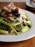 蒸し黒豆と豚しゃぶのうどんサラダ　豆乳坦々仕立て
