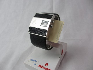 【訳あり商品】エキポン Facebook 1,000いいね！突破記念価格　nixon 腕時計 『THE ROTOLOG LEATHER A029』 BLACK　参考価格19,550円が5,411円！【送料込】
