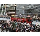 巨人と日ハムがVパレード 東京と札幌で(共同)