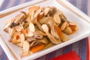 キノコと根菜の炒めもの