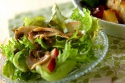 レタスとマッシュルームのサラダ