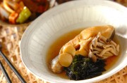 カレイの煮付けワカメ添え