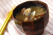 アサリのシンプルみそ汁