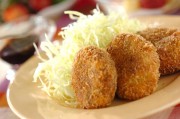たっぷりキノコ入りコロッケ