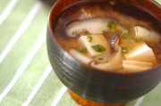 豆腐とエノキのみそ汁