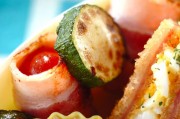 プチトマトのベーコン巻きとズッキーニのソテー
