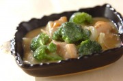 ブロッコリーとチキンの豆乳クリーム煮