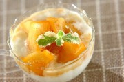 カラメルリンゴのせヨーグルト