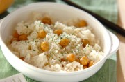 ヒヨコ豆入りクミン風味バターライス