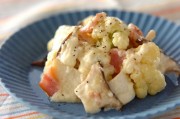 キノコとカリフラワーのチーズサラダ