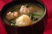 鶏団子の白みそ汁