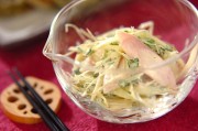 魚肉ソーセージのサラダ