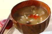 豚肉とシメジのみそ汁