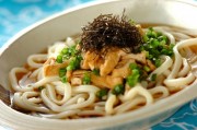 薬味たっぷり！冷やしきつねうどん