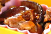 鶏とシイタケの煮物