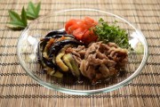 レンジで簡単！蒸しナスと豚肉のサッパリ梅だれ