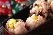 栗入り赤飯にぎり