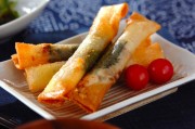 さっぱり梅おかか入り！ささみとチーズの春巻き