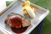 ブリの甘辛みそがけ