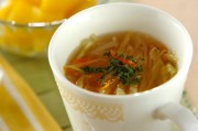たっぷりせん切り野菜のスープ