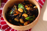 ハチミツ入り大豆とヒジキの煮物