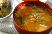 納豆とエノキの田舎みそ汁