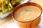 ニンジンのすりおろし豆乳みそ汁
